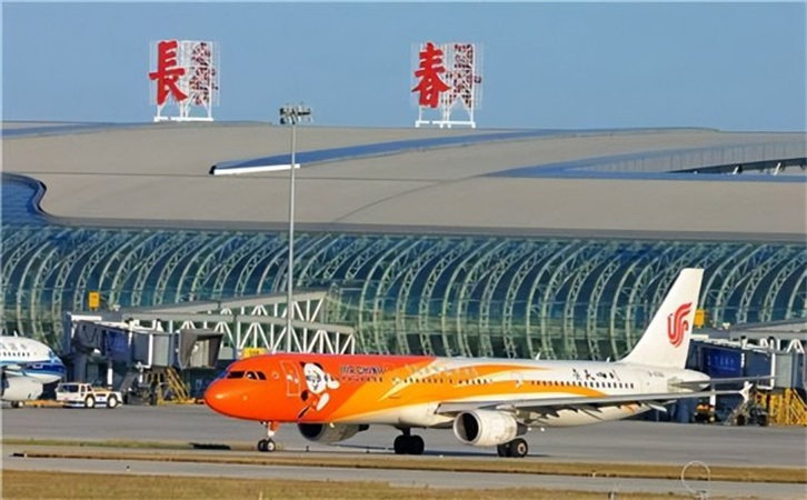 长春龙嘉国际机场每日航班起降量达到430架次，运行效率显著